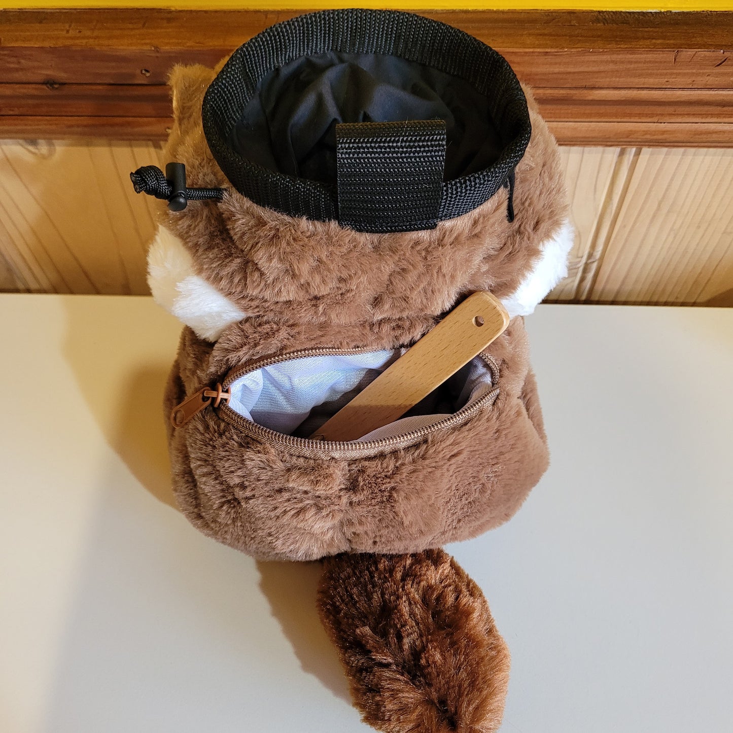 Otter with Clam Rock Climbing Chalk Bag