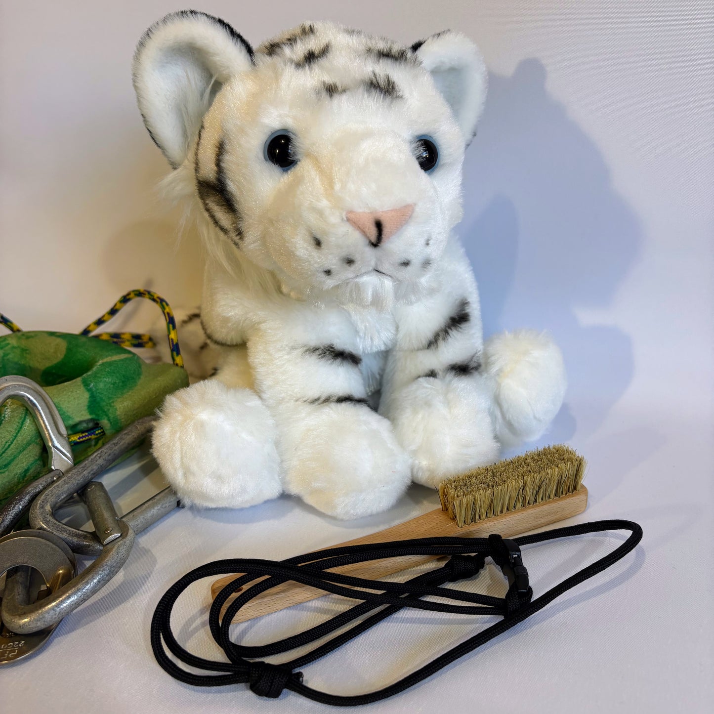 White Tiger Chalk Bag – Plush Animal Climbing Bag with Drawstring Closure – Bouldering Gift for Climbers – Optional Chalk Brush & Belt