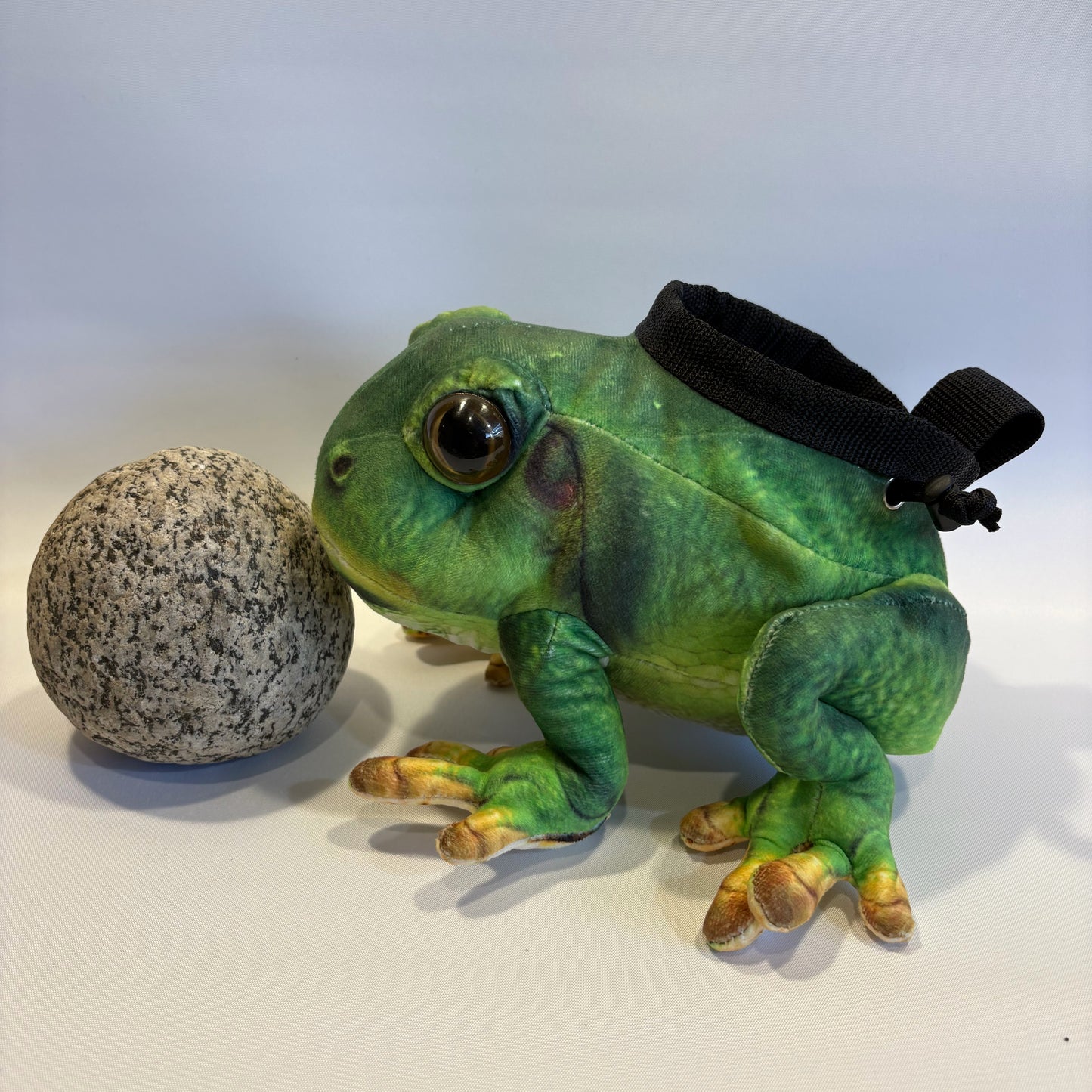 Green Tree Frog Rock Climbing Chalk Bag