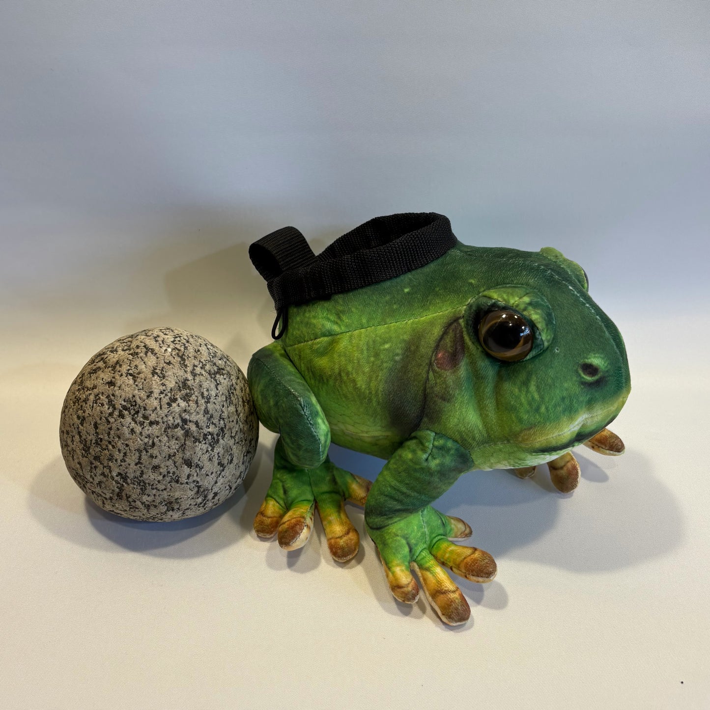 Green Tree Frog Rock Climbing Chalk Bag